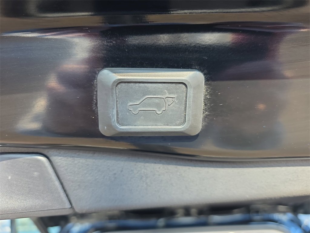 Used 2019 Toyota RAV4 Limited image 13