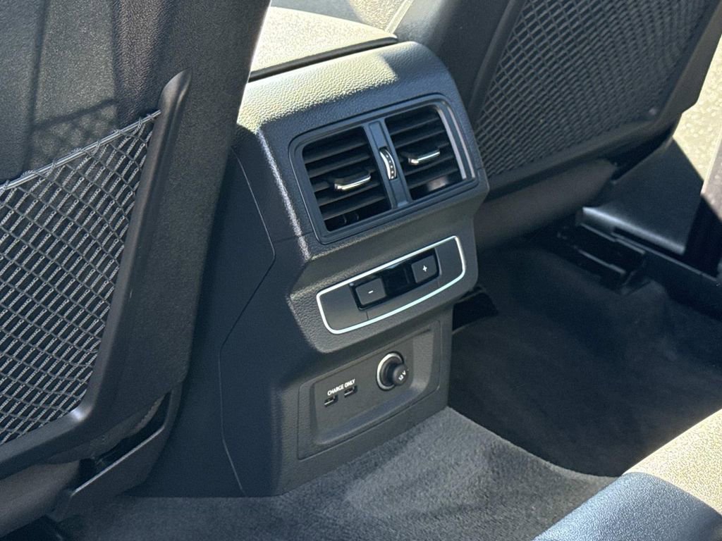 Used 2025 Audi Q5 2.0T Premium w/ Convenience Plus Package image 17