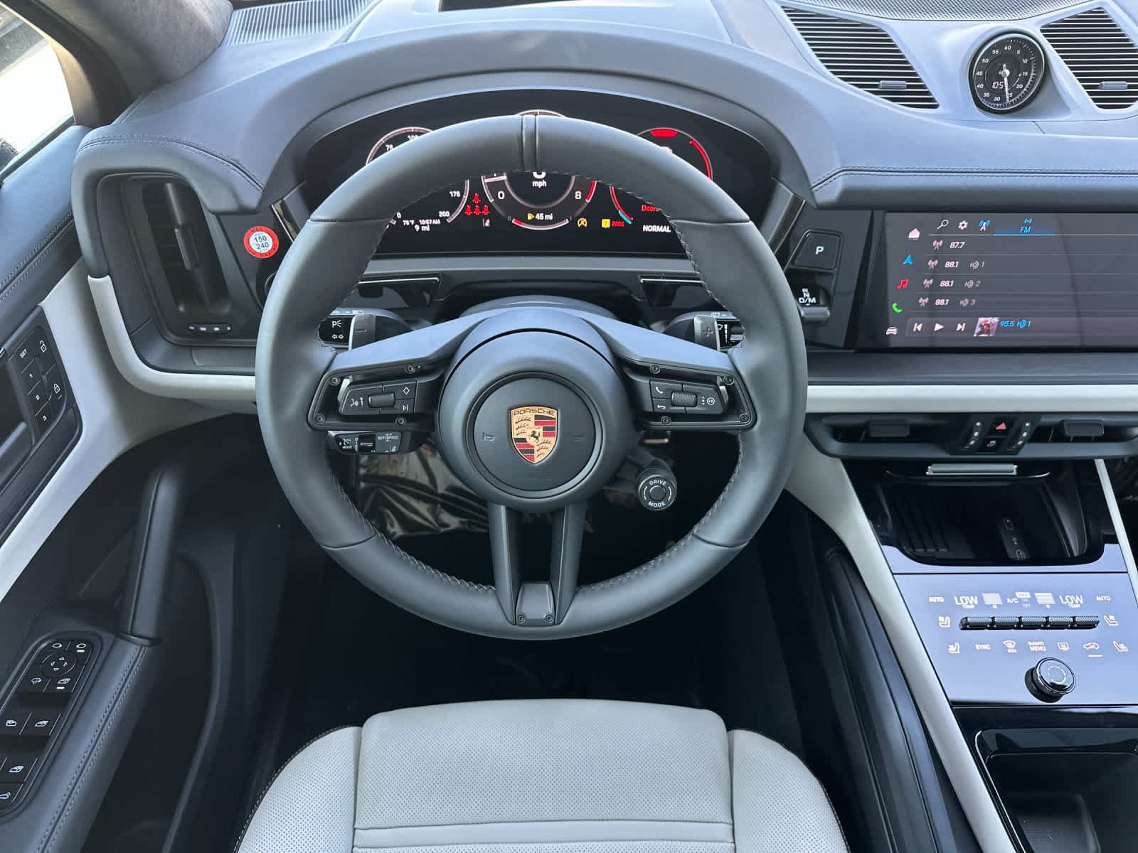 New 2026 Porsche Cayenne GTS AWD/4WD image 15