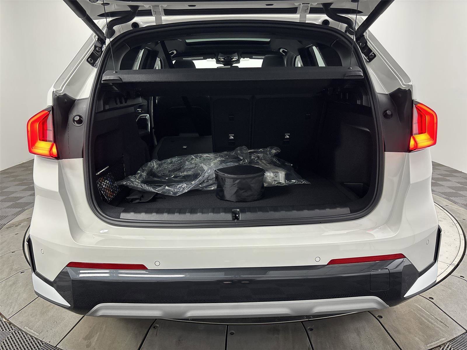 New 2026 BMW X1 xDrive28i w/ Convenience Package AWD/4WD image 21