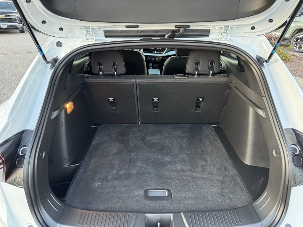 Used 2025 Chevrolet Trax RS w/ Driver Confidence Package image 19