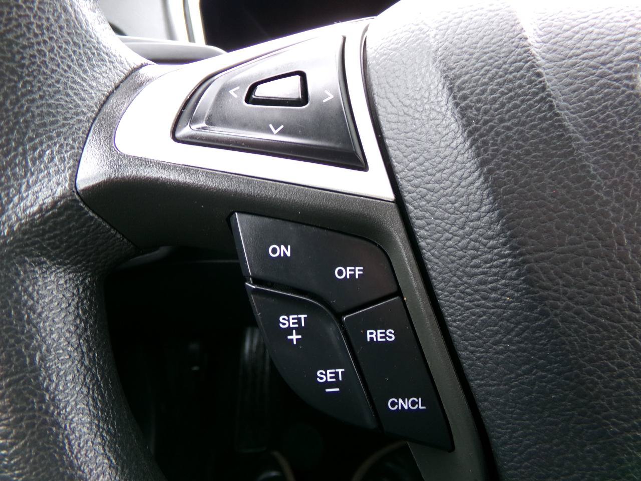 Used 2014 Ford Fusion SE FWD image 19