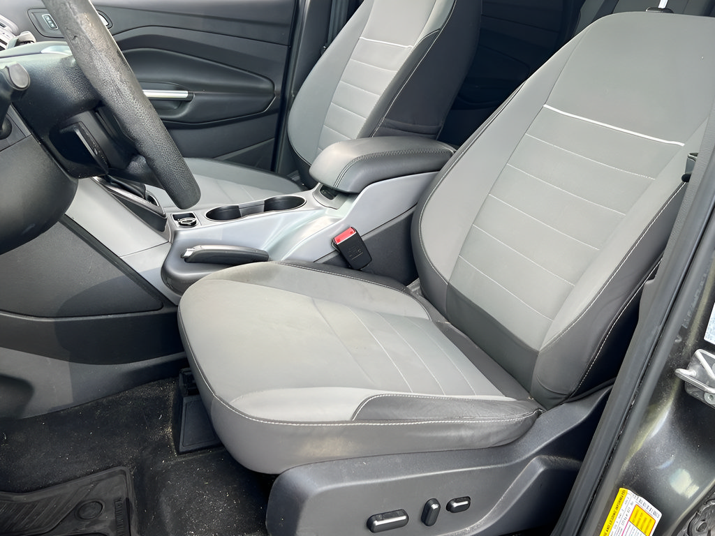 Used 2015 Ford Escape SE FWD image 18