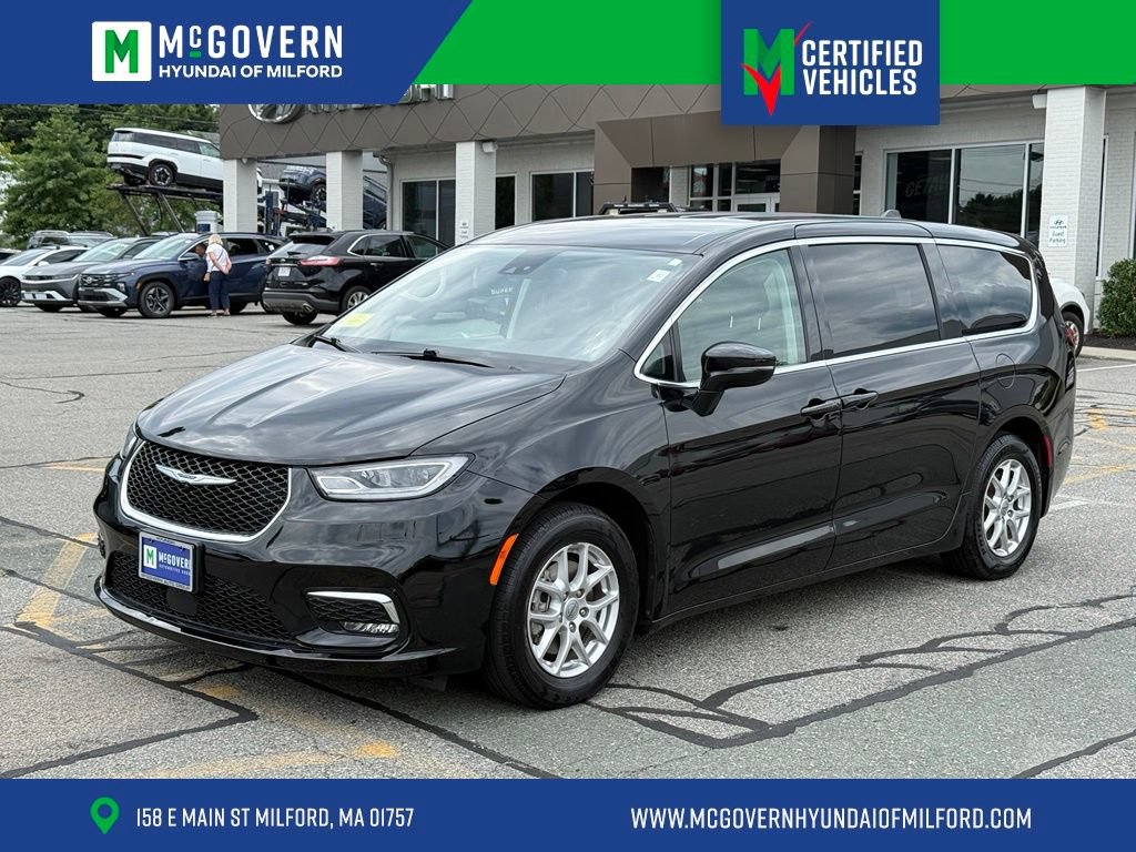 Used 2024 Chrysler Pacifica Touring-L