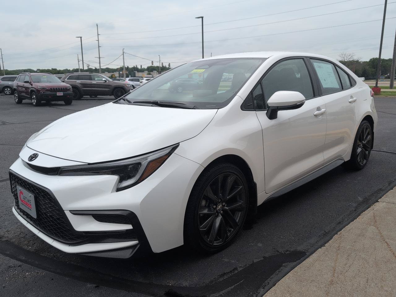 Used 2024 Toyota Corolla SE FWD image 4