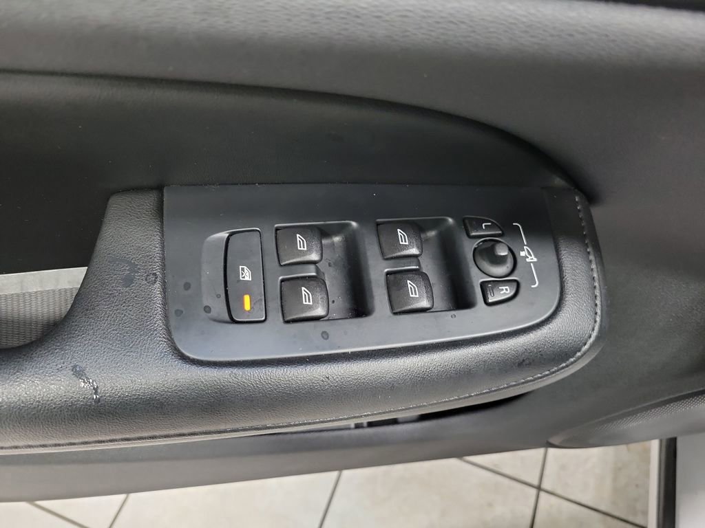 Used 2024 Volvo S60 B5 Core image 29