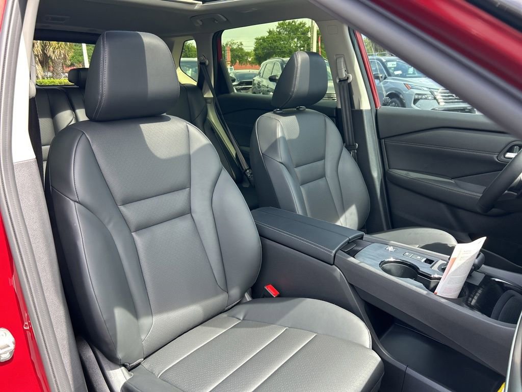 Used 2026 Nissan Rogue SV FWD image 44