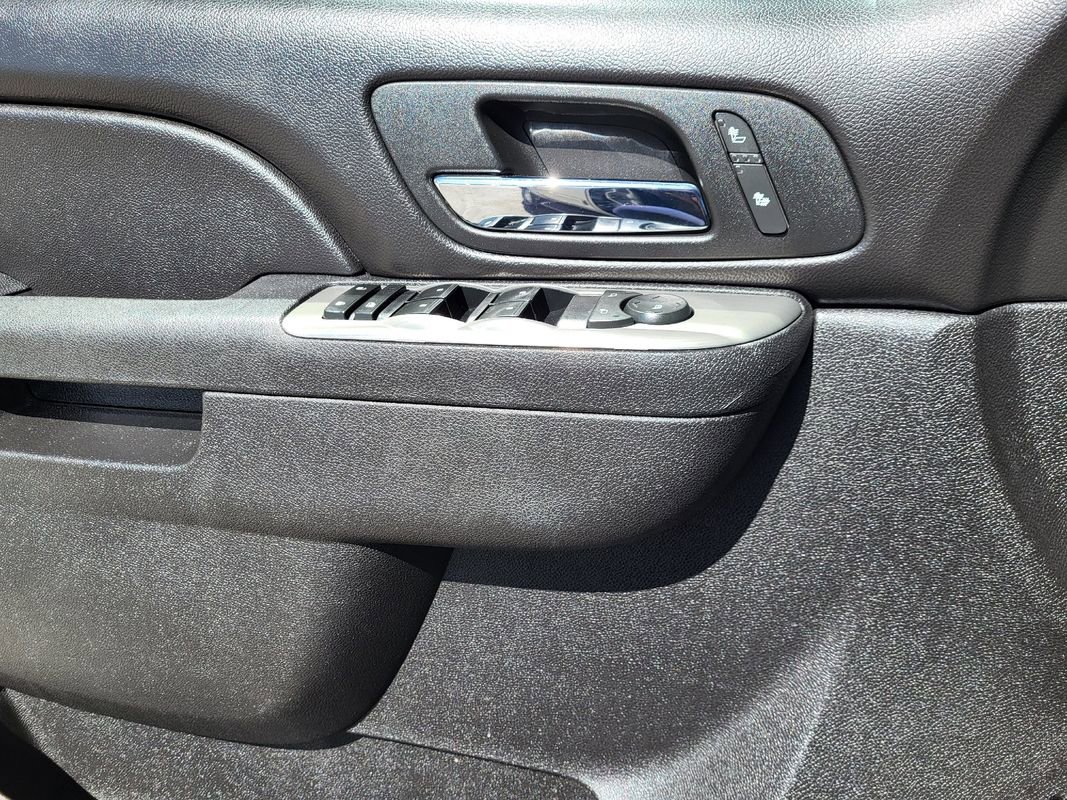 Used 2012 Chevrolet Avalanche LT w/ Suspension Package, Off-Road image 24