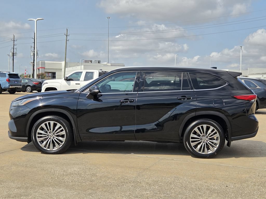 Used 2021 Toyota Highlander Platinum AWD/4WD image 6
