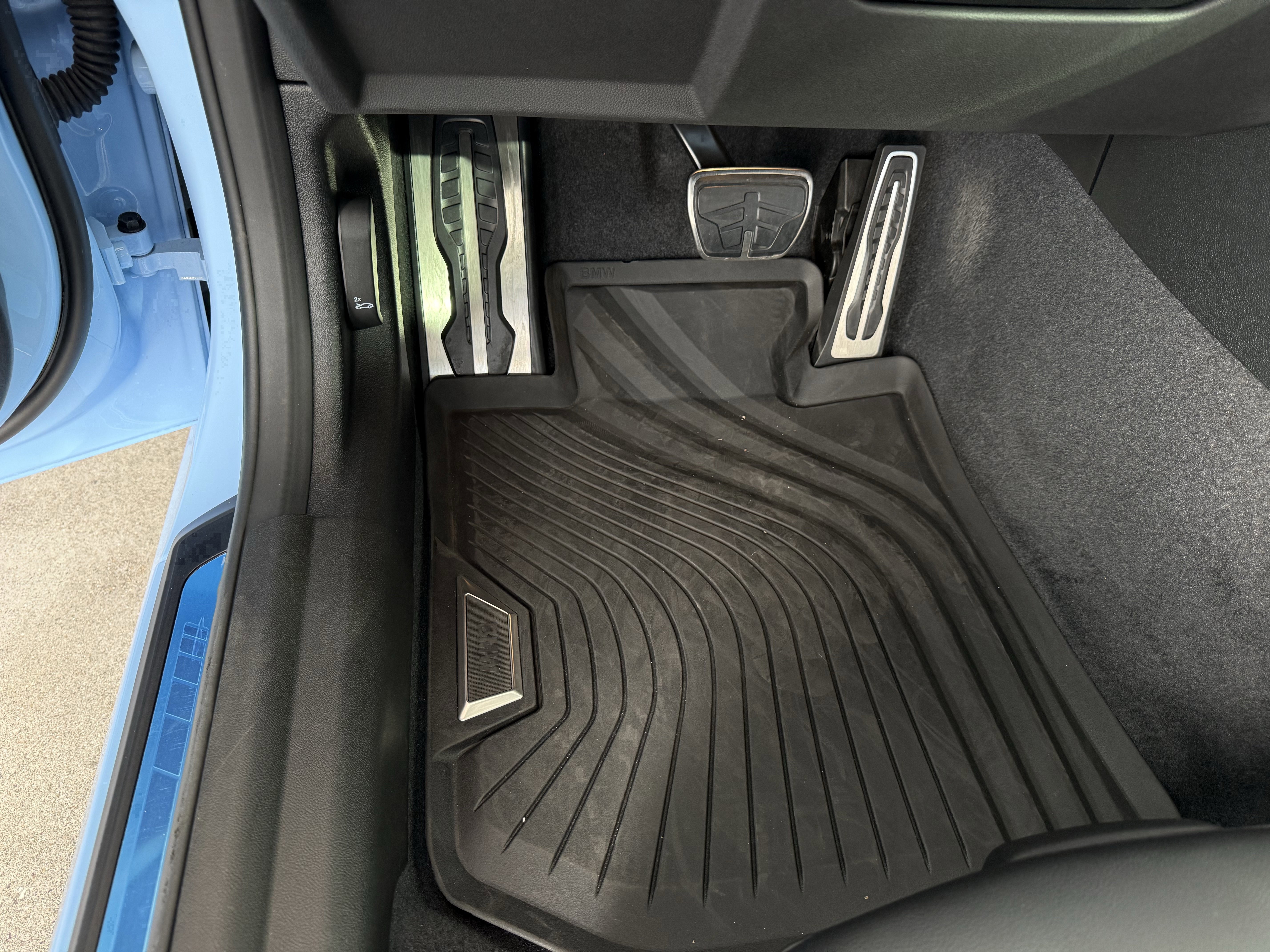 Used 2025 BMW M240i xDrive Coupe w/ Premium Package image 11