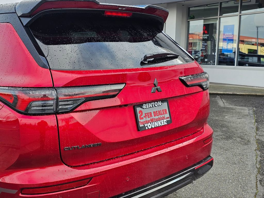 New 2026 Mitsubishi Outlander AWD image 10