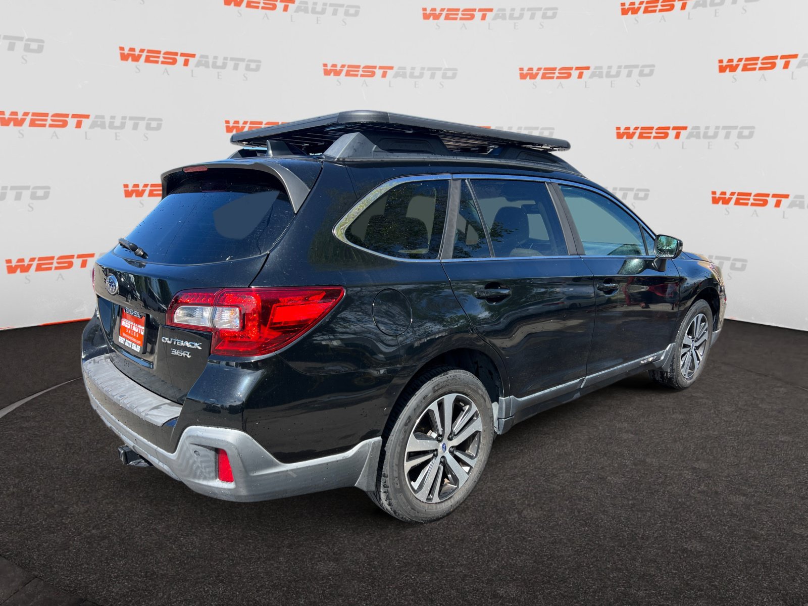 Used 2019 Subaru Outback 3.6R Limited w/ Popular Package #2 AWD/4WD image 5