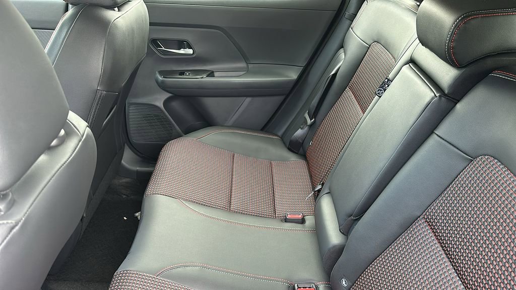 New 2026 Nissan Kicks SR w/ Illumination Package FWD image 28