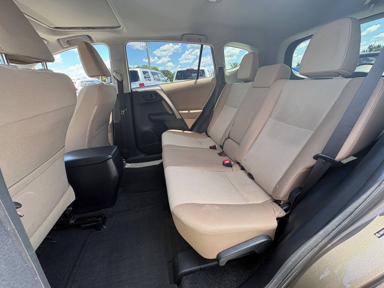 Used 2013 Toyota RAV4 XLE AWD/4WD image 10
