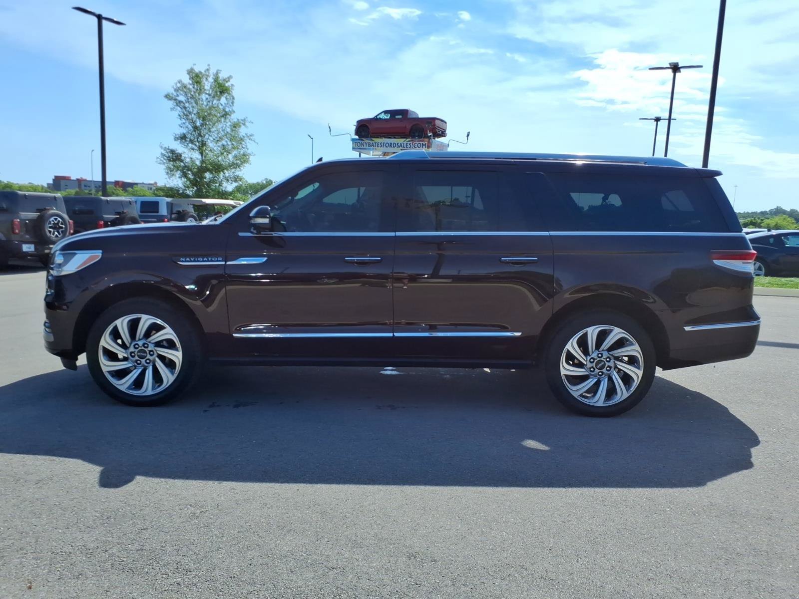 Used 2024 Lincoln Navigator L Reserve AWD/4WD image 6
