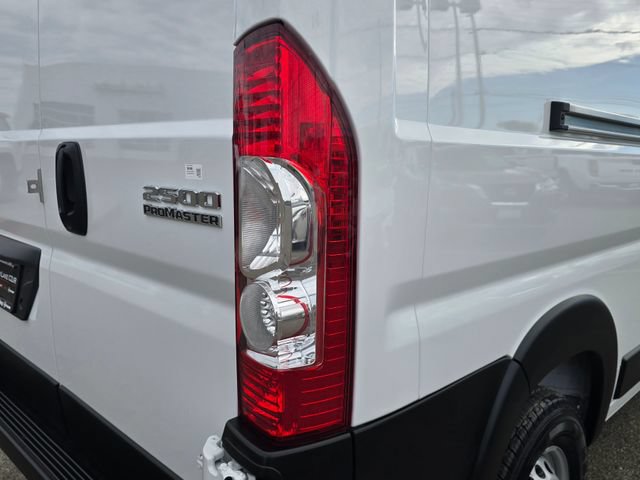 Used 2025 RAM ProMaster 2500 FWD image 27