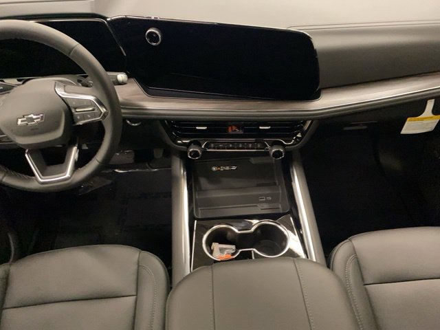 New 2026 Chevrolet Suburban Z71 w/ Z71 Off-Road Package AWD/4WD image 34