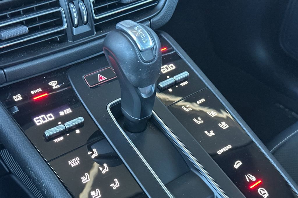 Used 2024 Porsche Macan GTS image 21