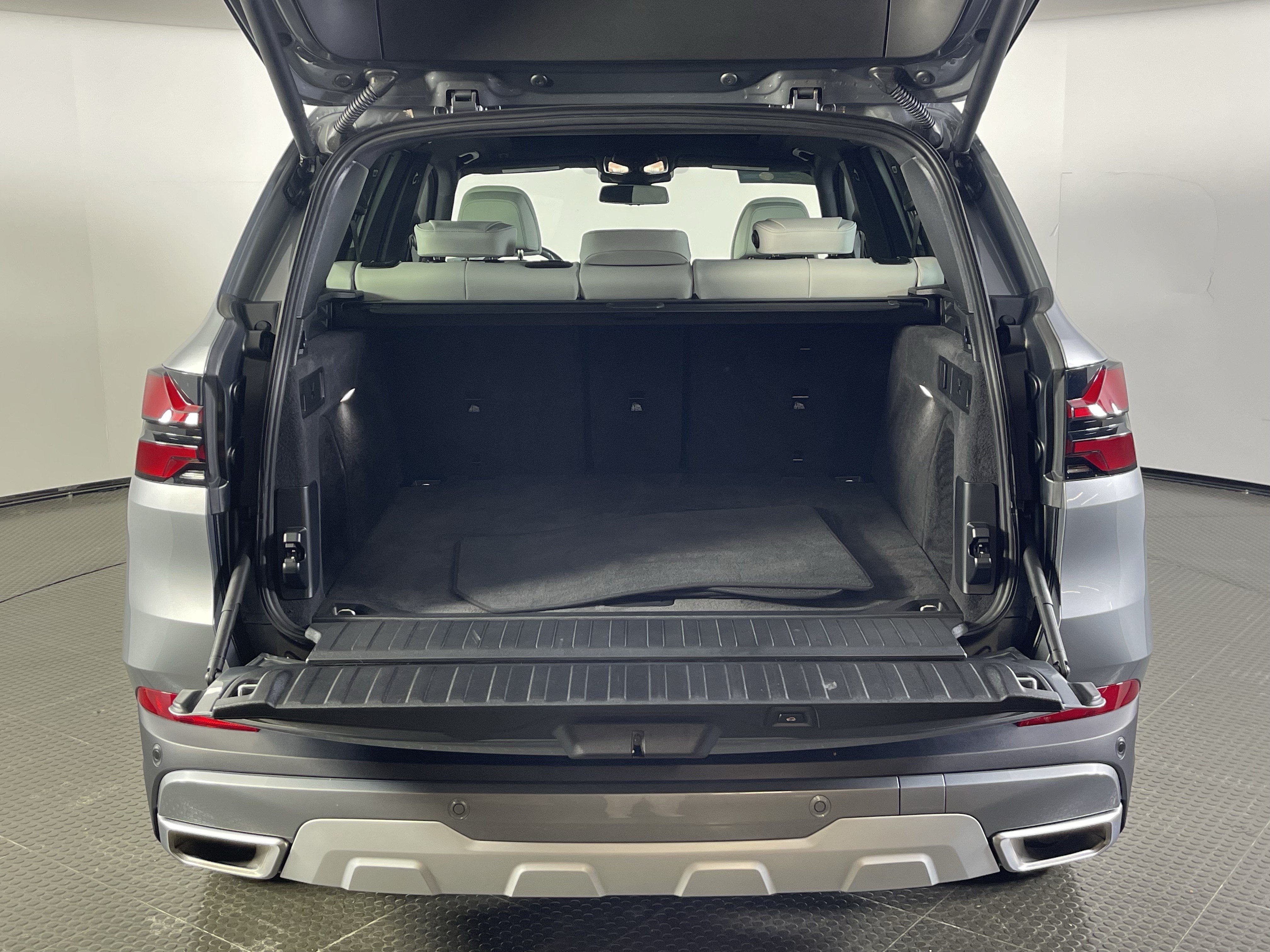 Certified 2026 BMW X5 xDrive40i AWD/4WD image 8