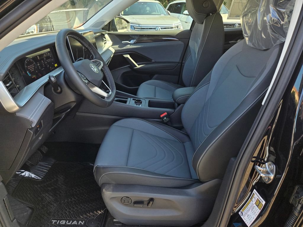New 2026 Volkswagen Tiguan SE AWD/4WD image 7