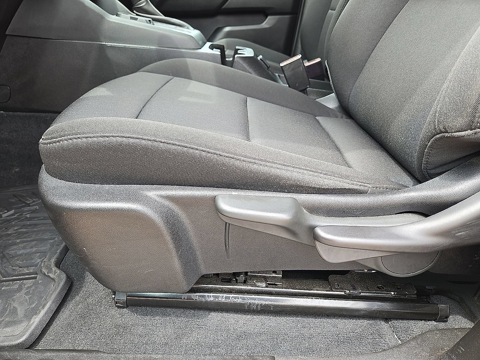 Used 2024 Chevrolet Colorado W/T RWD image 21