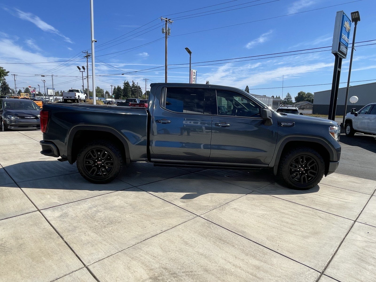 Used 2020 GMC Sierra 1500 Elevation w/ Elevation Value Package AWD/4WD image 6