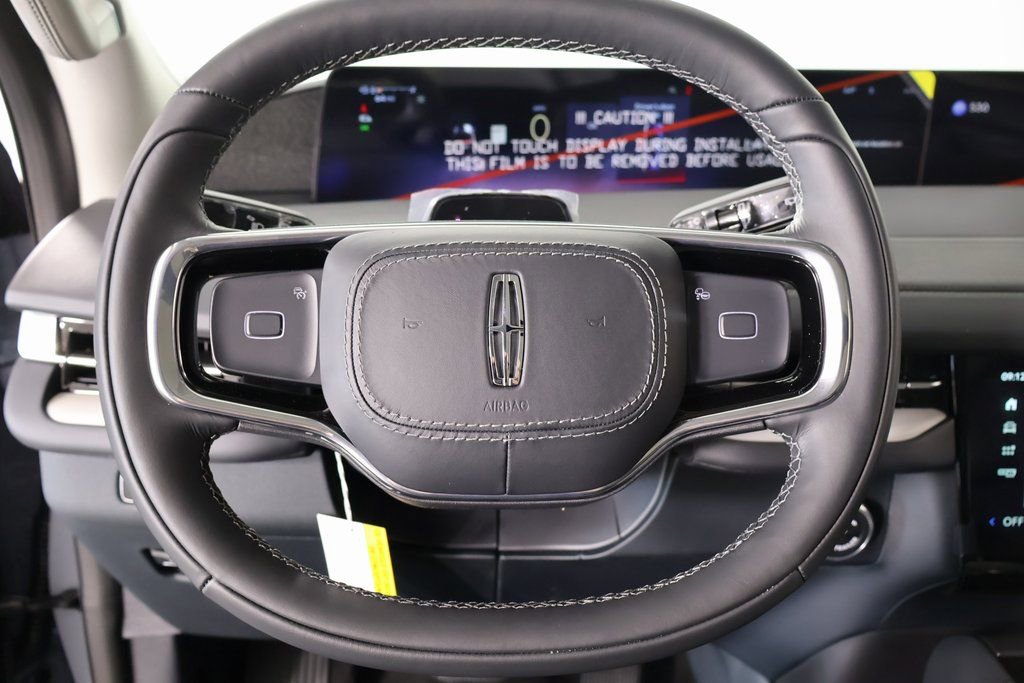 New 2025 Lincoln Navigator Reserve image 3