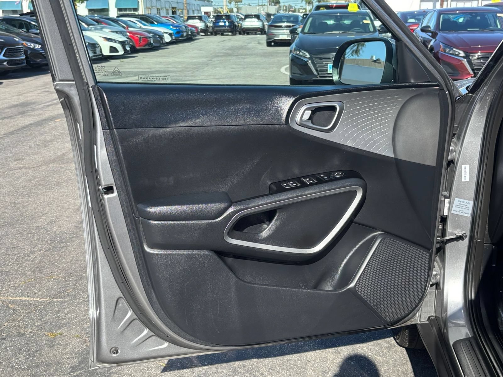 Used 2025 Kia Soul LX w/ LX Technology Package FWD image 18