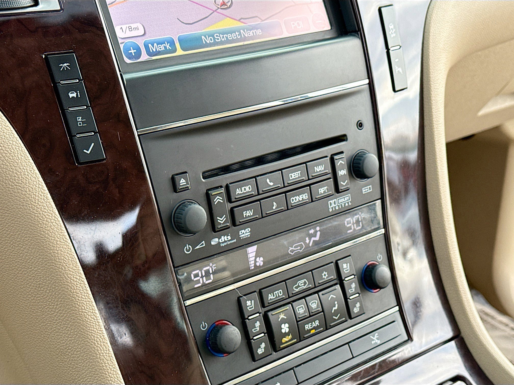 Used 2013 Cadillac Escalade Luxury image 12