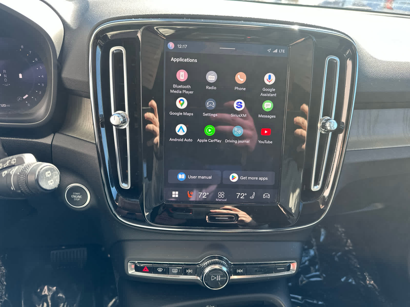 Certified 2023 Volvo XC40 B5 Core w/ Convenience Package image 20