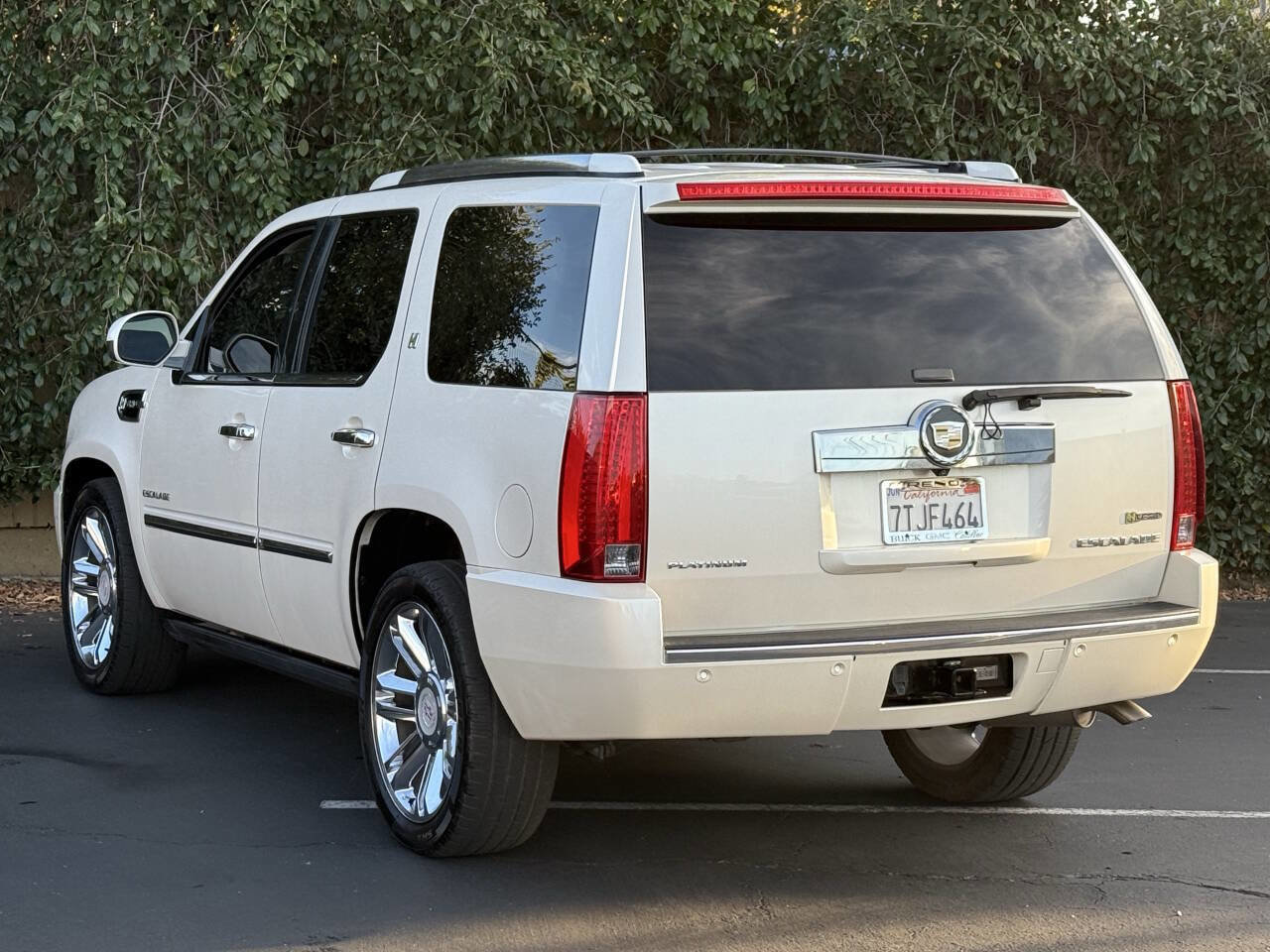 Used 2012 Cadillac Escalade Platinum image 5