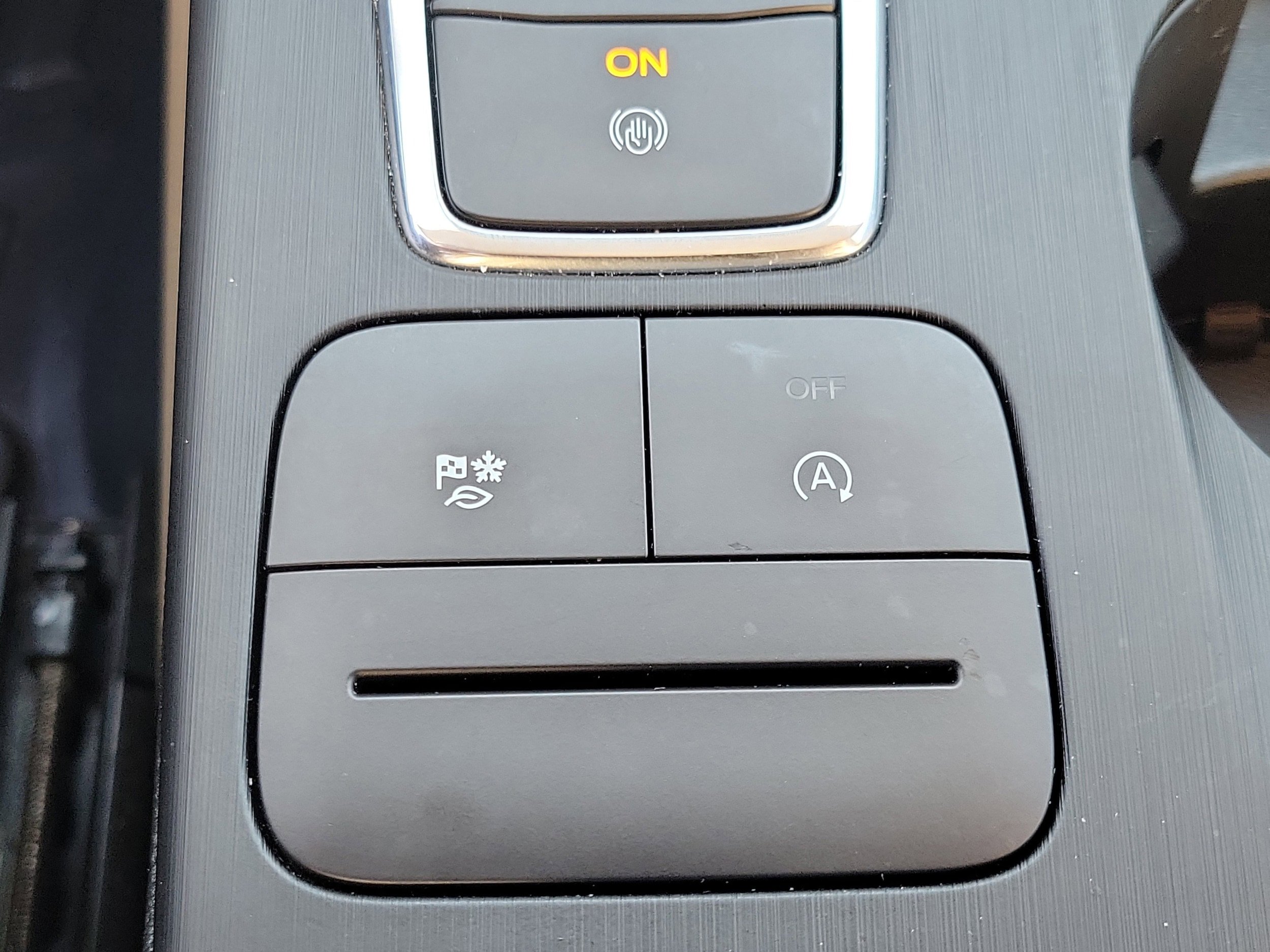 Certified 2020 Ford Escape SEL image 33