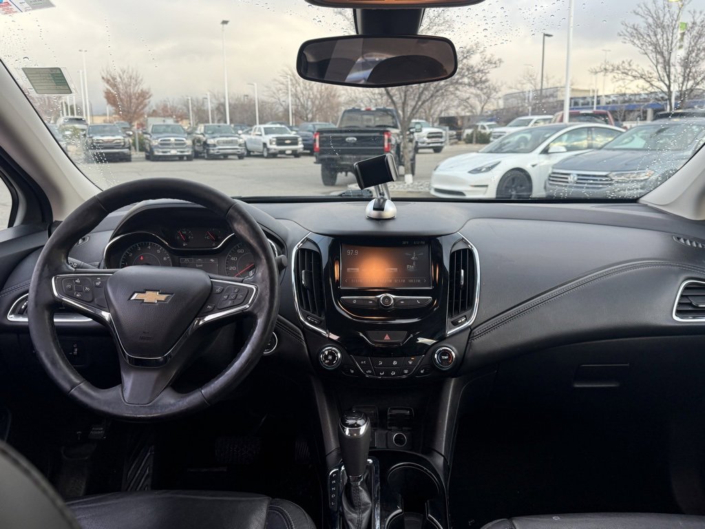 Used 2017 Chevrolet Cruze Premier image 22