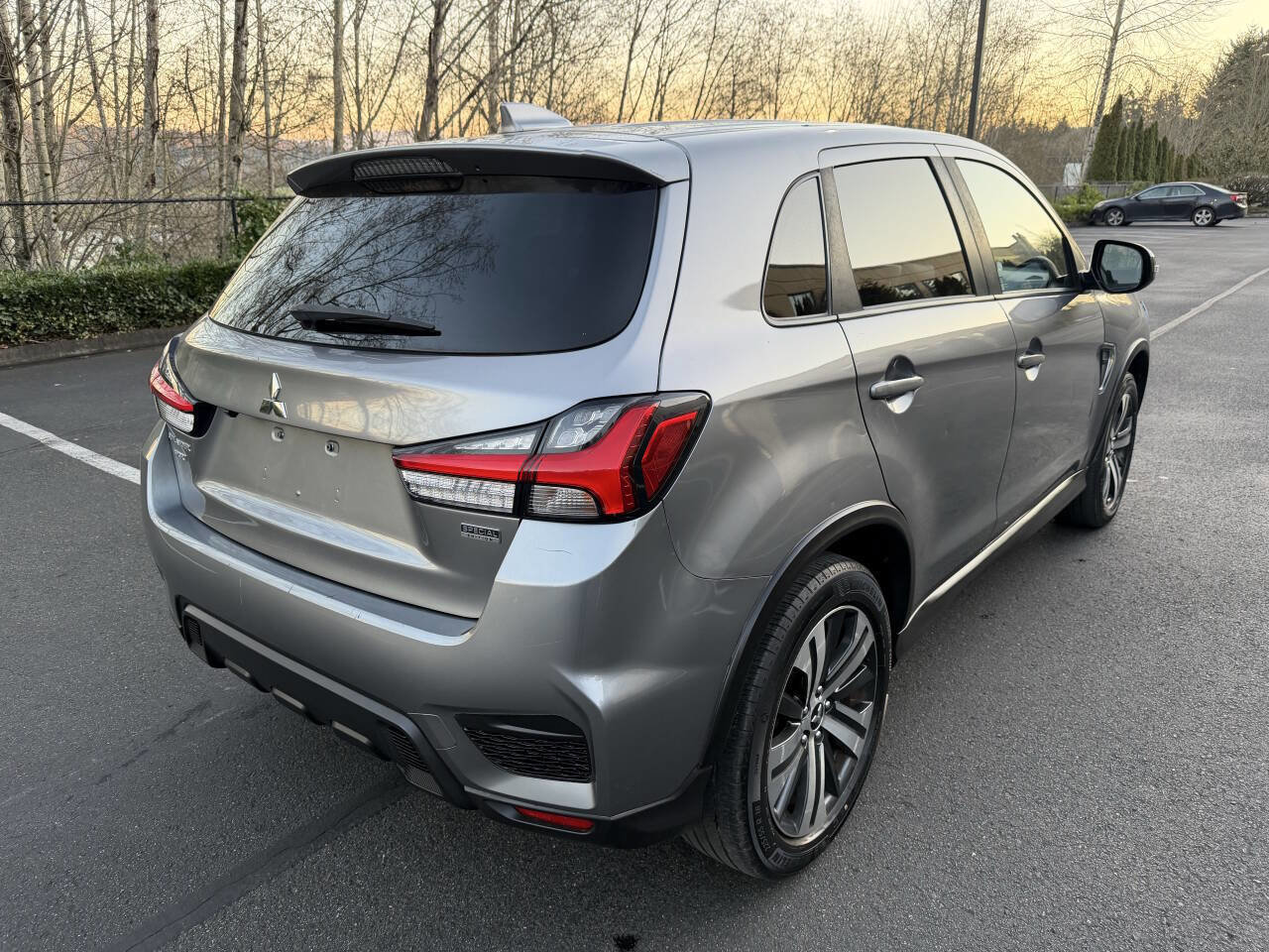 Used 2020 Mitsubishi Outlander Sport Black Edition image 5