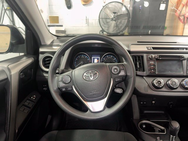 Used 2018 Toyota RAV4 LE w/ All Weather Liner Package AWD/4WD image 19
