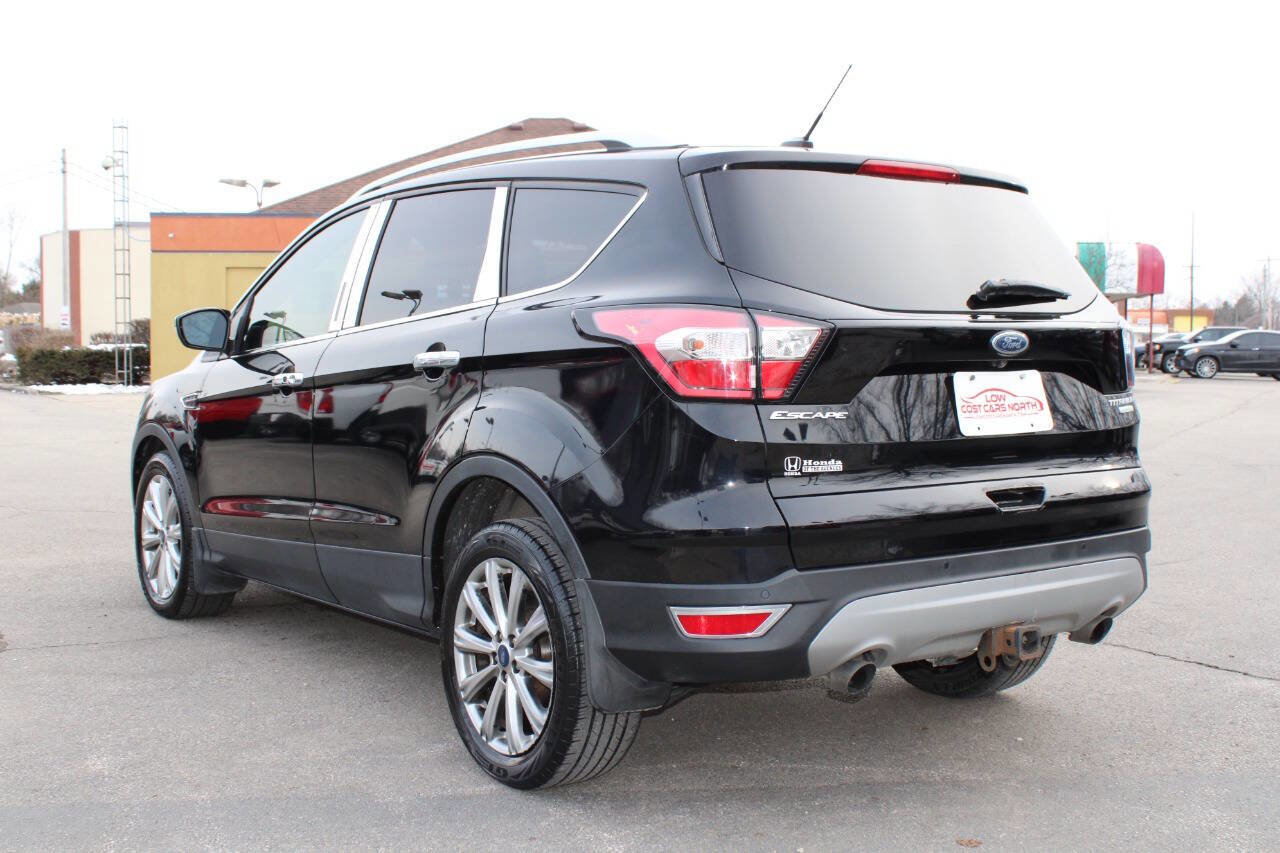 Used 2017 Ford Escape Titanium image 9