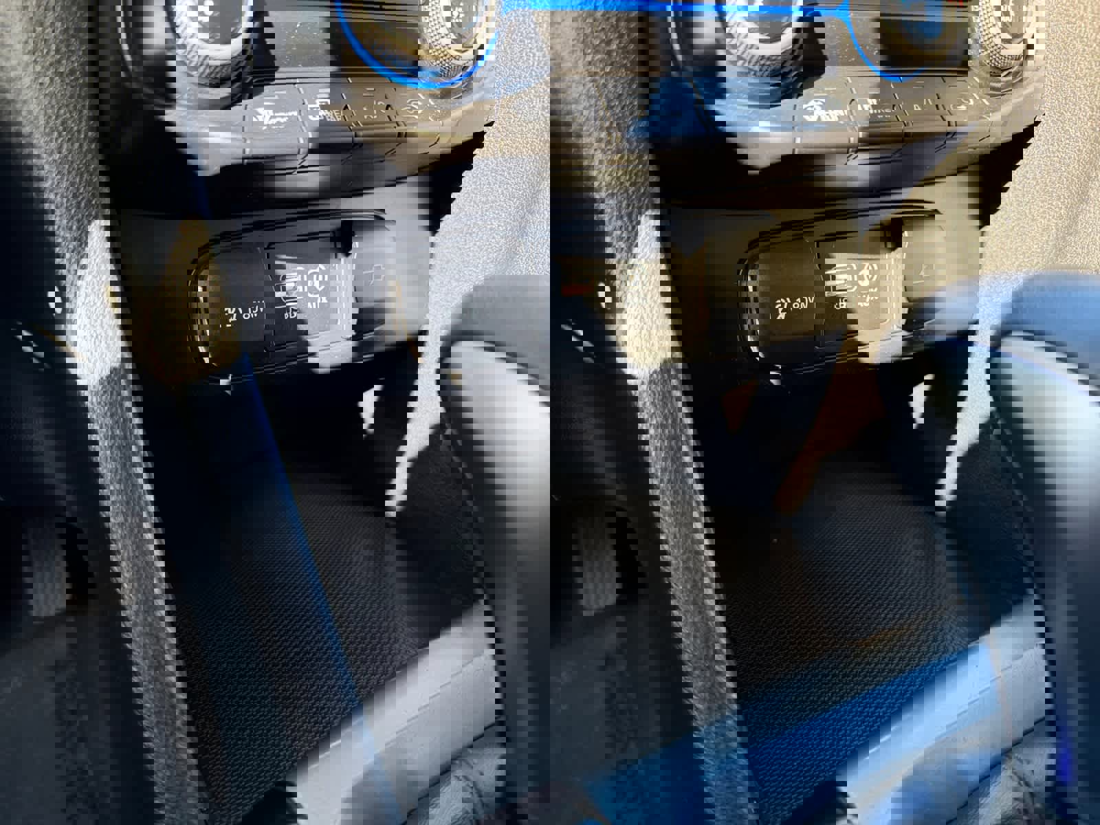 Used 2020 Hyundai Veloster 2.0 image 23