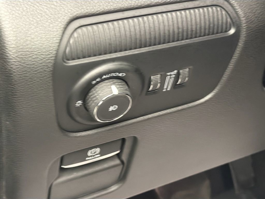 Used 2025 Jeep Wagoneer 4WD image 10