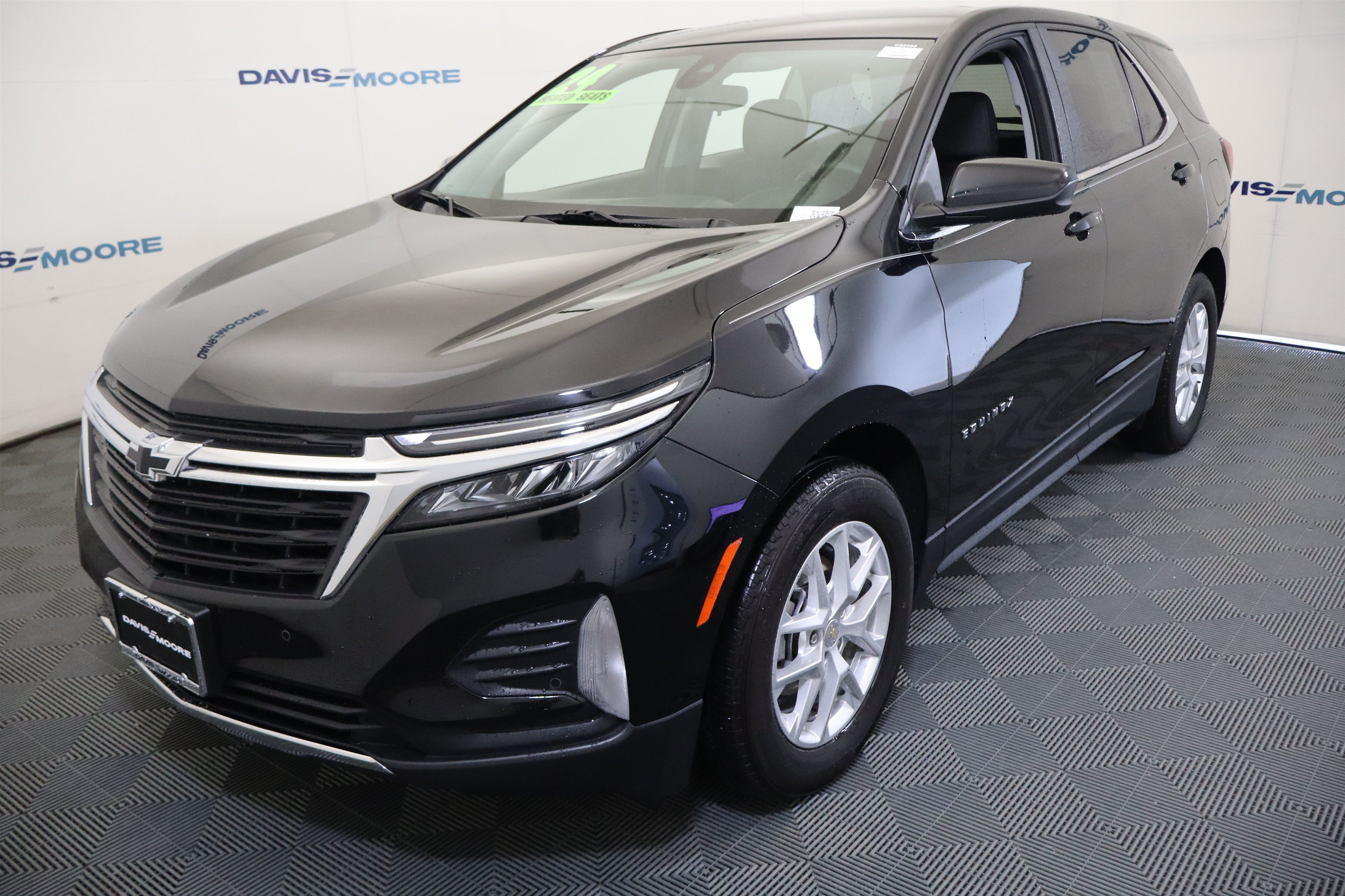 Used 2024 Chevrolet Equinox LT w/ LPO, Floor Liner Package FWD image 13