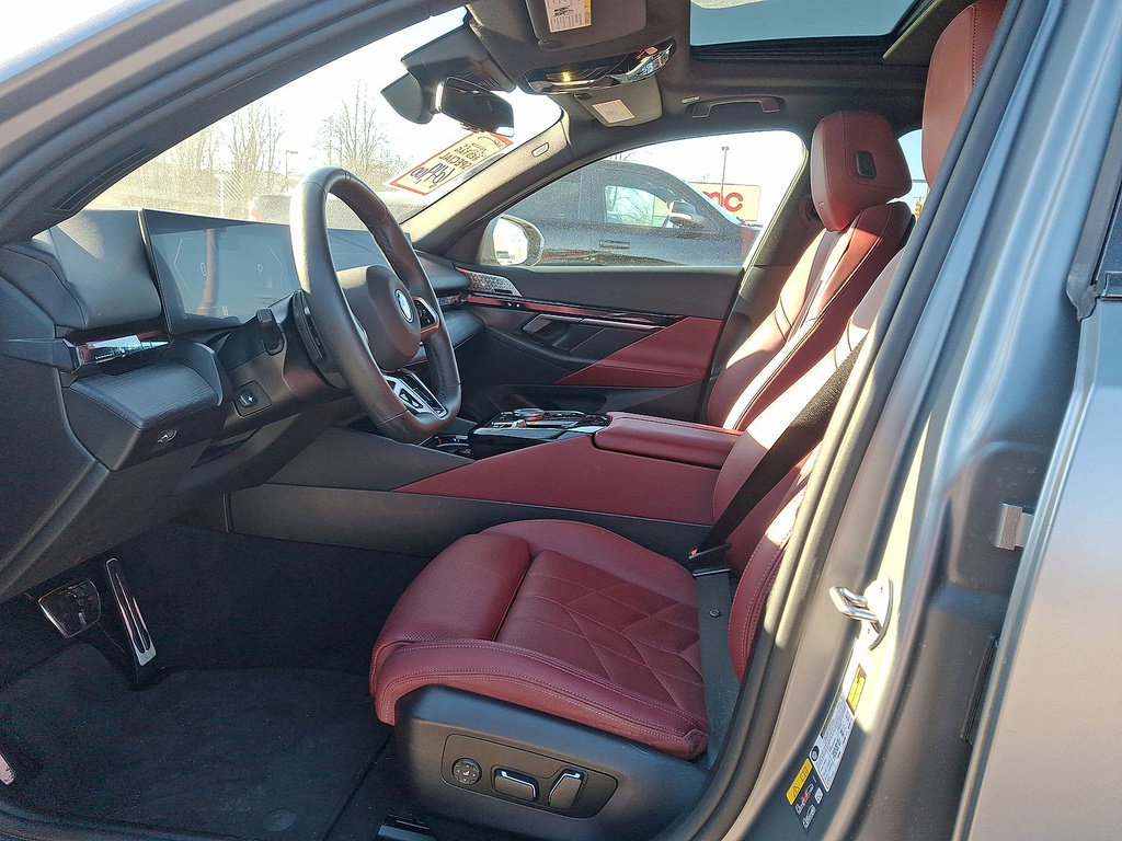 Used 2025 BMW i5 xDrive40 w/ M Sport Package image 11