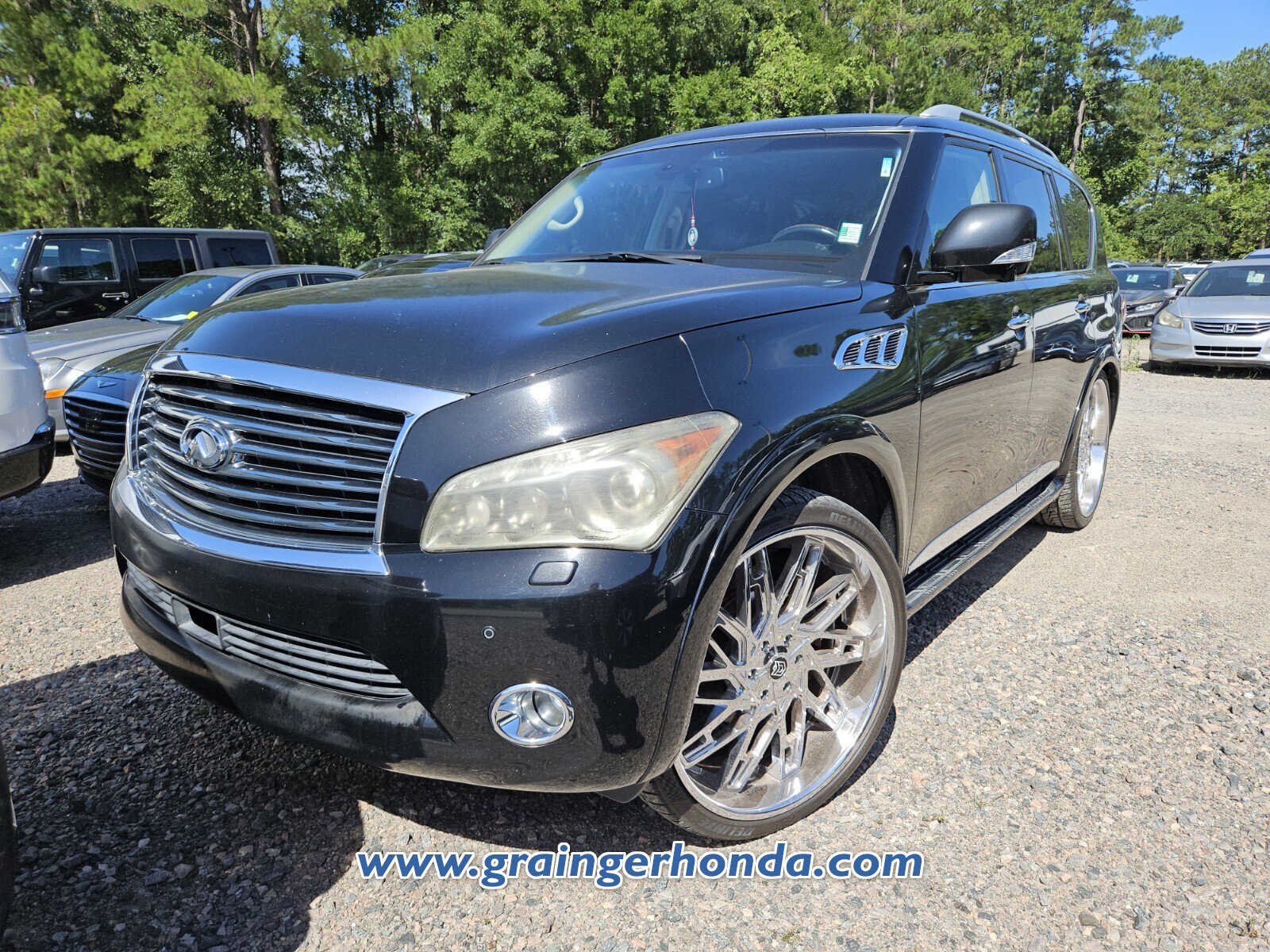 Used 2012 INFINITI QX56 4WD w/ Deluxe Touring Pkg video 2