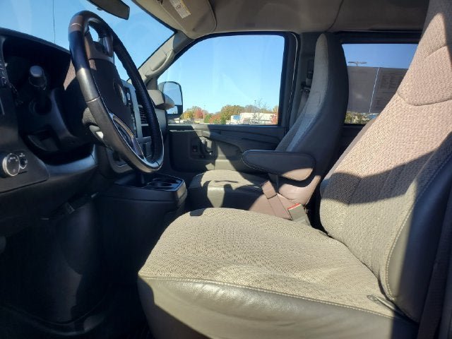 Used 2015 Chevrolet Express 2500 LT w/ LT Preferred Equipment Group RWD image 5