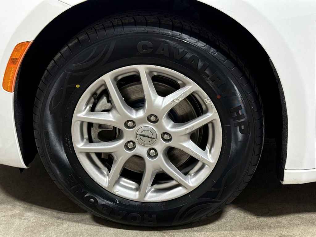 Used 2024 Chrysler Pacifica Touring-L image 26