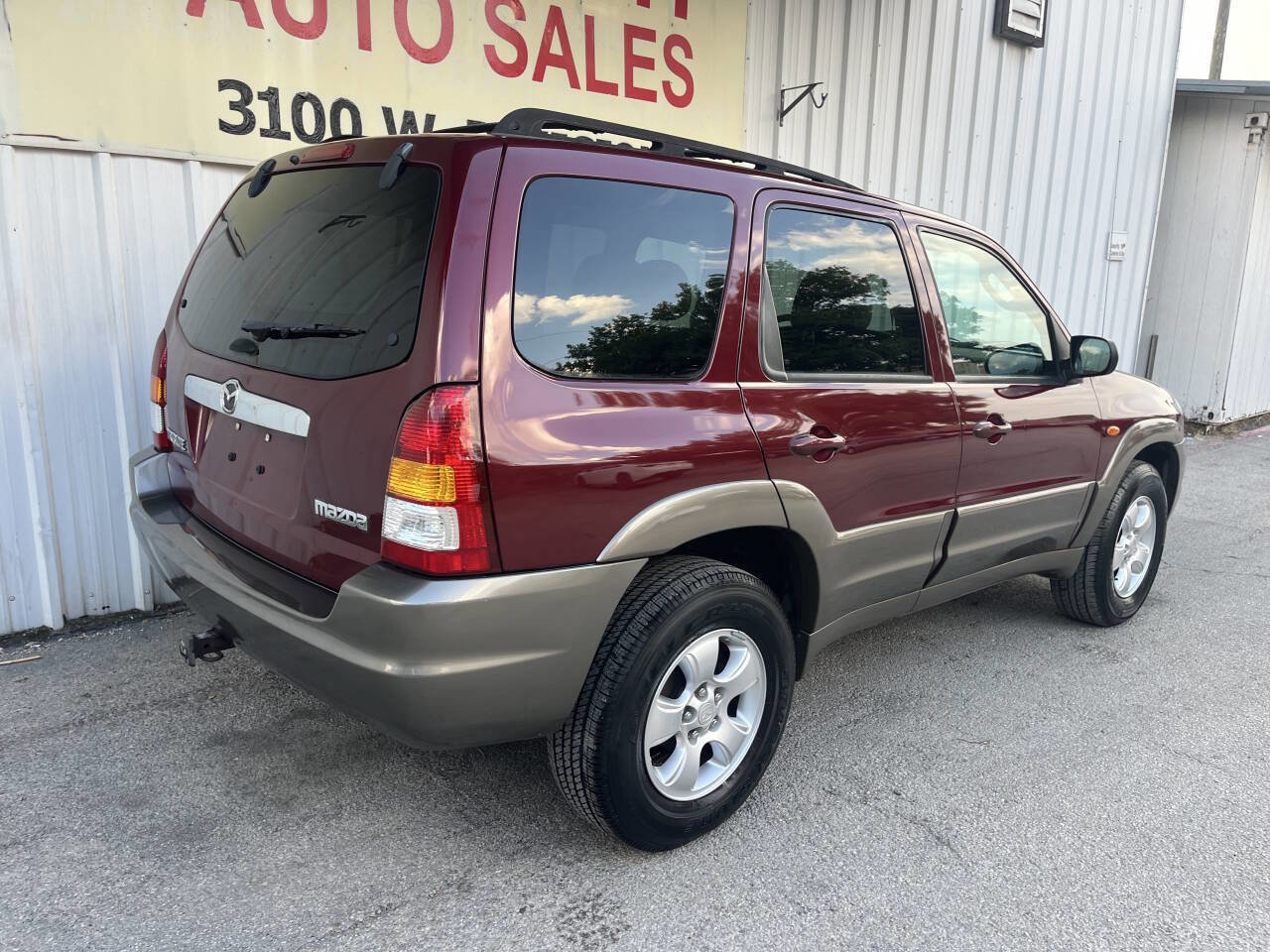 Used 2004 MAZDA Tribute ES w/ Tow Pkg image 3