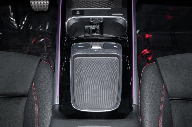 Certified 2025 Mercedes-Benz GLB 35 AMG 4MATIC image 20