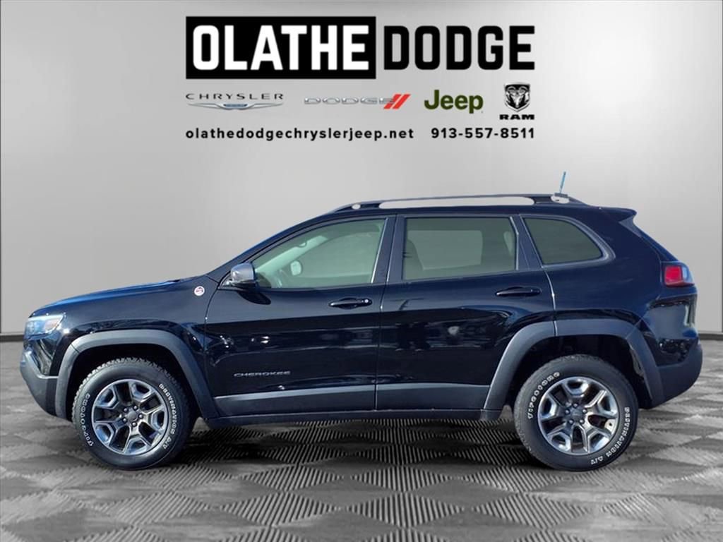 Used 2019 Jeep Cherokee Trailhawk w/ Cold Weather Group image 18