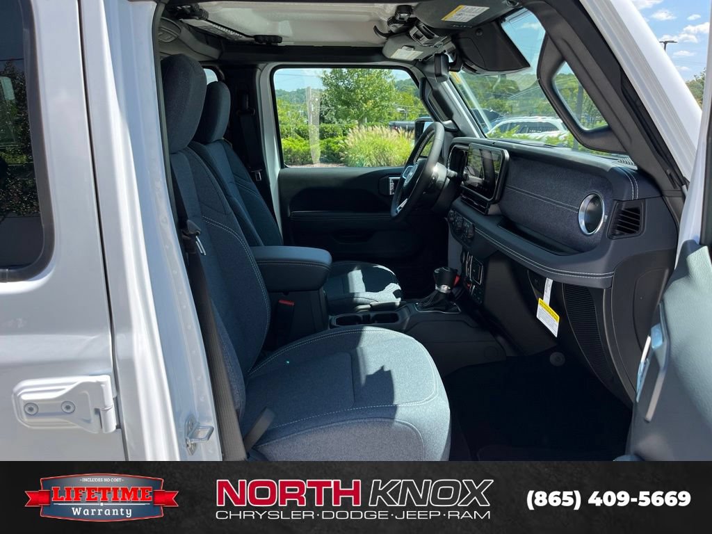 New 2026 Jeep Wrangler Unlimited Rubicon w/ Rockslide Package AWD/4WD image 25