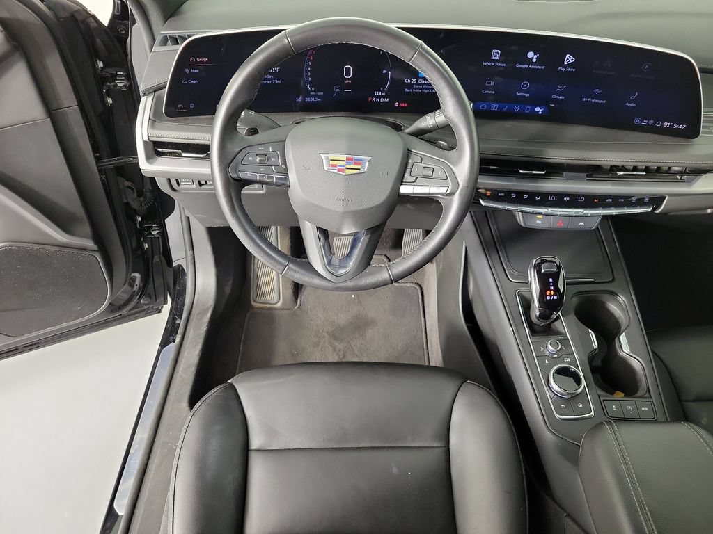 Used 2025 Cadillac XT4 Premium Luxury FWD image 16
