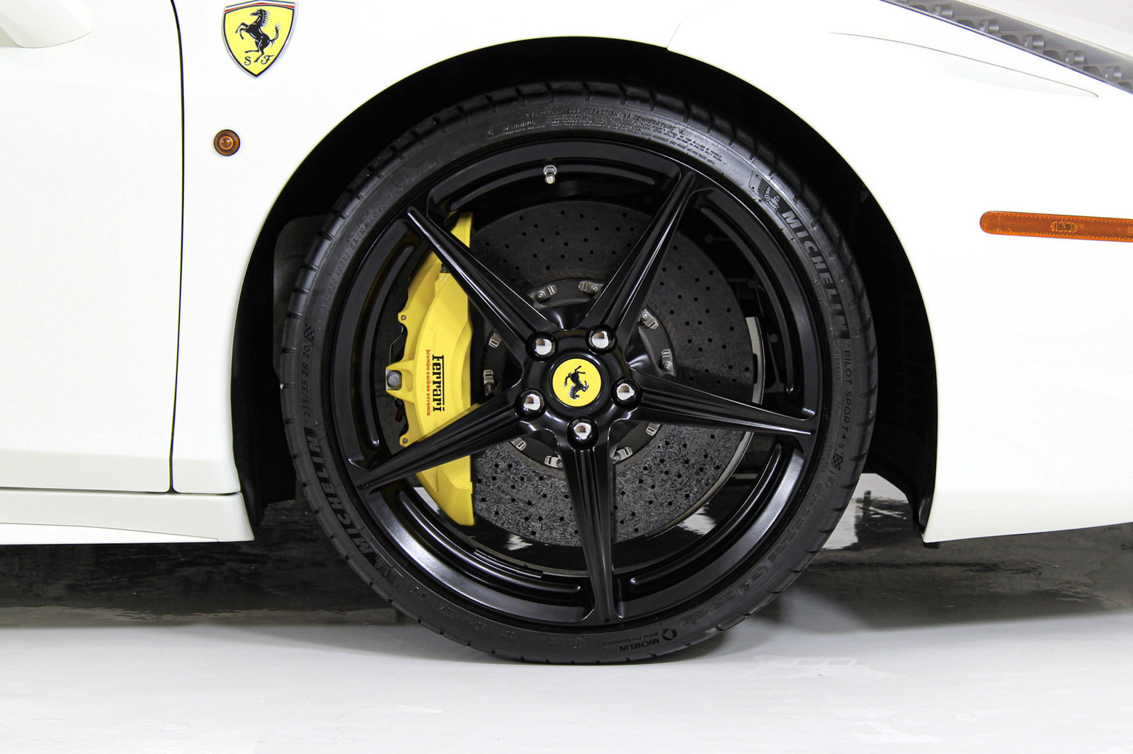 Used 2015 Ferrari 458 Spider RWD image 24