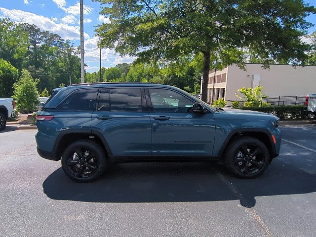 New 2026 Jeep Grand Cherokee Limited w/ Limited Altitude Package RWD image 6